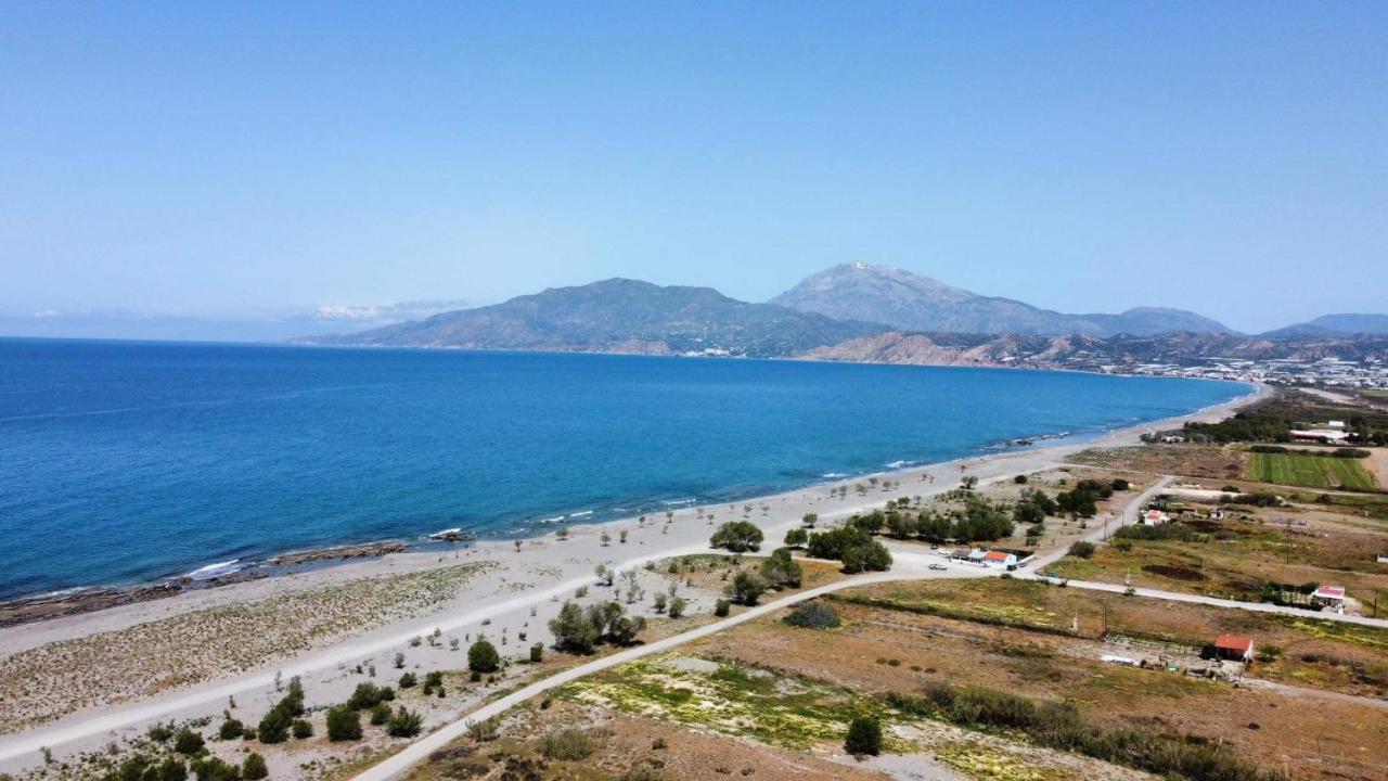 Pnoe Seaside * Каламаки