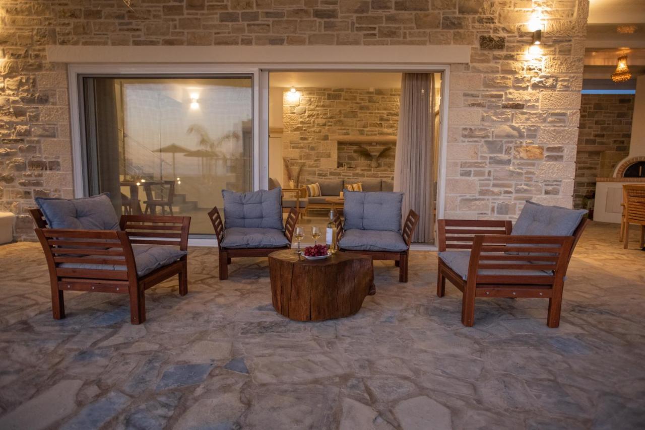 Pnoe Seaside Villa